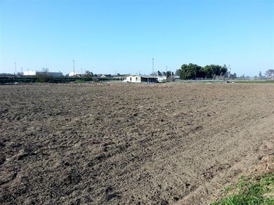 1738 N Mccall Ave, Sanger, CA 93657 - photo 4