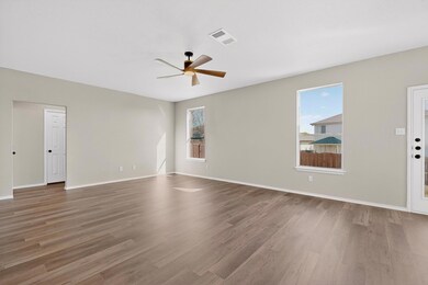 405 Buckingham Dr, Kyle, TX 78640 - photo 4