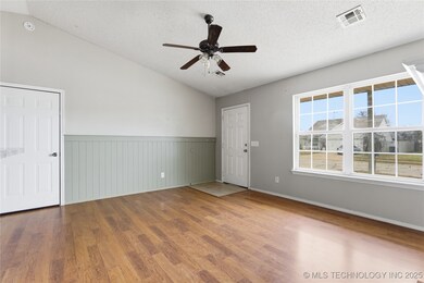 272 W Fairlane Place, Sapulpa, OK 74066 - photo 7