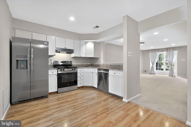 142 Leedom Way unit 33, Newtown, PA 18940 - photo 6