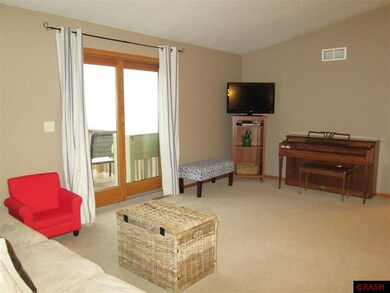 204 Maverick Dr, Mankato, MN 56001 - photo 4