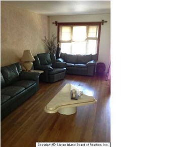 88 N Railroad Ave, Staten Island, NY 10304 - photo 4