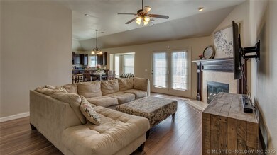 3113 E Gillette St, Broken Arrow, OK 74014 - photo 4