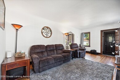 02-1843-Stirling-Ave-Lansing-MI-48910-Wi