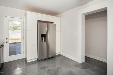 2108 N 28th Place, Phoenix, AZ 85008 - photo 3