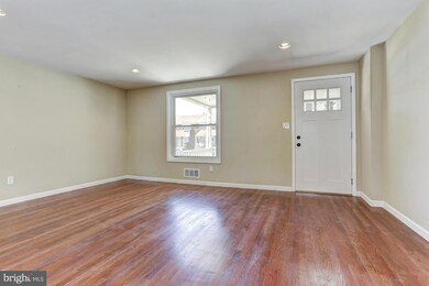 1037 Foxcroft Ln, Essex, MD 21221 - photo 2