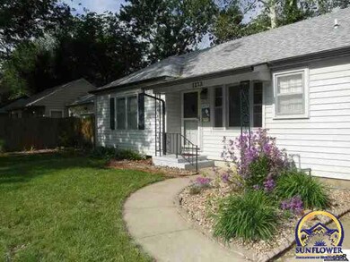 1213 SW Watson Ave, Topeka, KS 66604 - photo 2