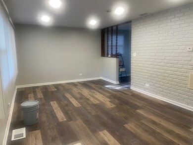 18120 Thomas Ln, Country Club Hills, IL 60478 - photo 2