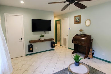 133 Smith St, Crestview, FL 32539 - photo 2