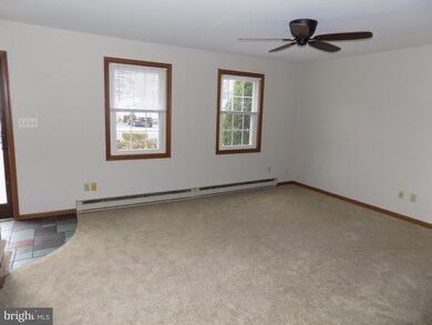 765 Whistle Stop Ln, Quakertown, PA 18951 - photo 4