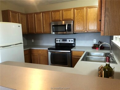 1202 Webhollow Cir unit A, Bryan, TX 77801 - photo 7