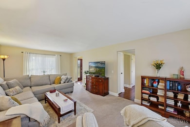 4252 Runningfawn Dr, Cincinnati, OH 45247 - photo 4