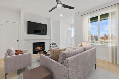 PT170-Parkside-M-Classic-GreatRoom