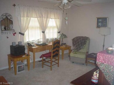 923 Sourwood Dr, Asheboro, NC 27205 - photo 5