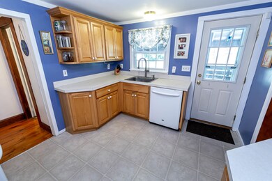 22 Goodhue Rd, Derry, NH 03038 - photo 7