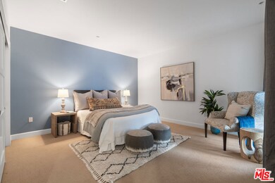 10878 Bloomfield St unit 210, Toluca Lake, CA 91602 - photo 4