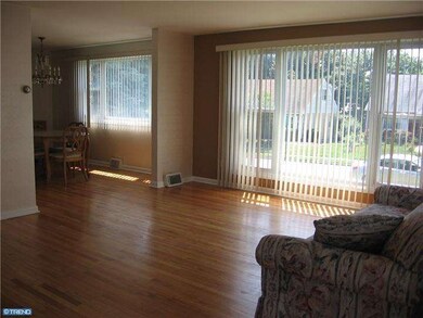 22 Walnut Hill Ln, Havertown, PA 19083 - photo 3