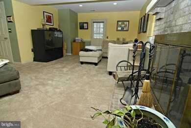 10213 Snowden Rd, Laurel, MD 20708 - photo 7