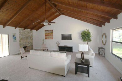 Family-Room
