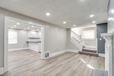 920 Bloomfield Ave, Akron, OH 44302 - photo 4