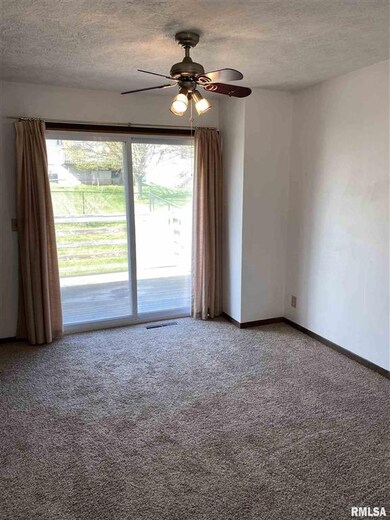 2330 W 57th St, Davenport, IA 52806 - photo 6