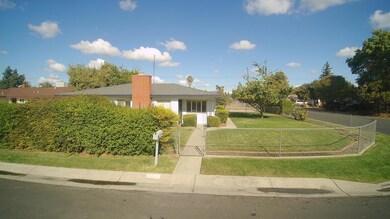 1412 W Dorothea Visalia CA49