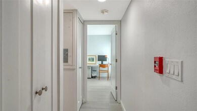 1542 Oak St unit 102, Sarasota, FL 34236 - photo 6