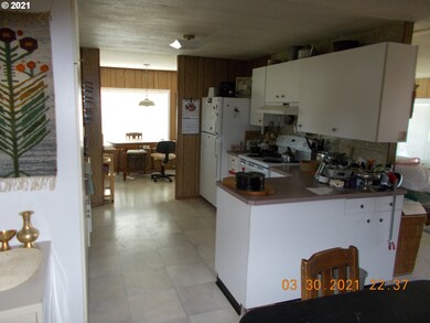 214 E 9th St, Prairie City, OR 97869 - photo 2