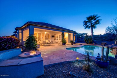 Firepit, Pool and entertaining