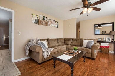 2902 Arlington Ct, Louisville, KY 40299 - photo 5