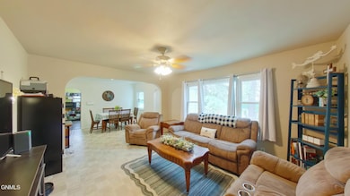 Living Room/Dining