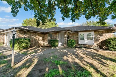 305 Cherry St, Weatherford, TX 76086 - photo 3