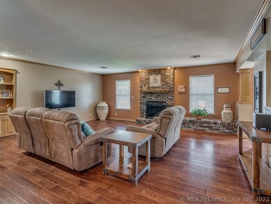 9221 S 190th East Ave, Broken Arrow, OK 74012 - photo 5