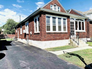 30 Betwood St, Albany, NY 12209 - photo 2