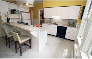 135 Pleasant St unit 11, Arlington, MA 02476 - photo 5