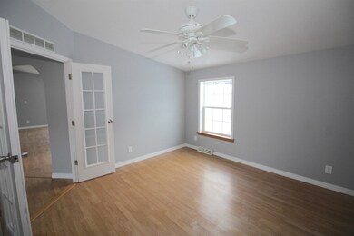 OFFICE / DEN