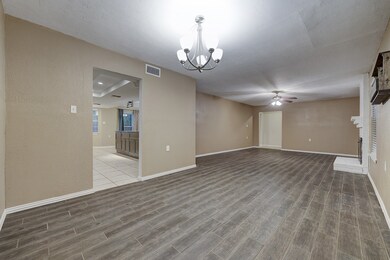 7011 Oak Bough Dr, Houston, TX 77088 - photo 6