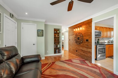 08-2040-Adelpha-Ave-WindowStill-Rea