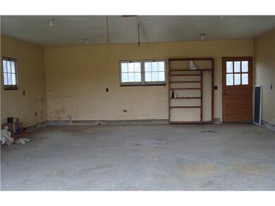 Parking Lot/Garage