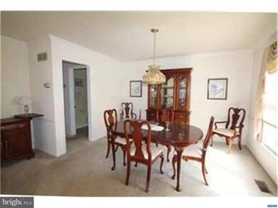 102 Churchill Ln, Wilmington, DE 19808 - photo 2