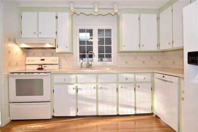 44 Bayview Dr, West Warwick, RI 02893 - photo 7