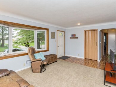 1124 20th St SW, Cedar Rapids, IA 52404 - photo 3