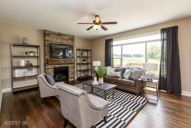 8012 NW 95th Cir, Johnston, IA 50131 - photo 5