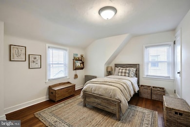 1562 Stanton St, York, PA 17404 - photo 5