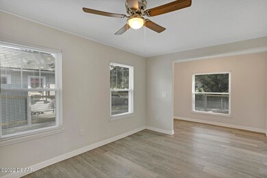 645 E Howry Ave 010