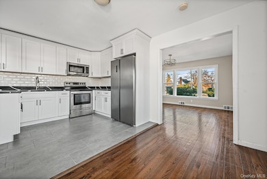 6 Central Ct, Valley Stream, NY 11580 - photo 5