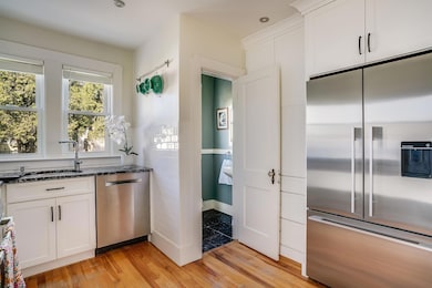 176 Cypress St, Manchester, NH 03103 - photo 6