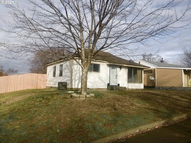 3123 SW Kirk Ave, Pendleton, OR 97801 - photo 2