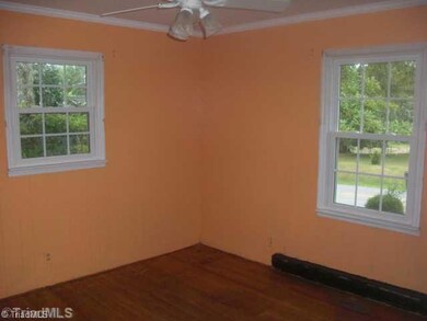 709 Willow St, Reidsville, NC 27320 - photo 6