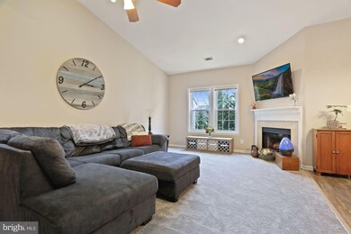 12952 Grays Pointe Rd unit C, Fairfax, VA 22033 - photo 2